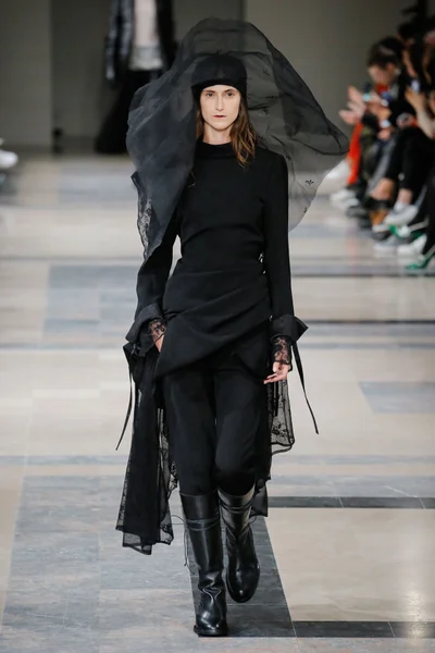 Look 4